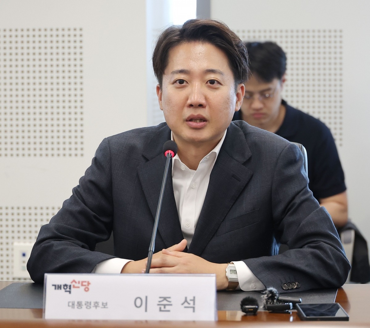 이준석 개혁신당 칼리토토 후보가 21일 오후 경기 성남시 성남의료원에서 발언하고 있다. /연합뉴스