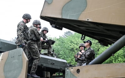 "한국 로켓 배우러 왔어요"…K-방산 '큰손' 엄지척