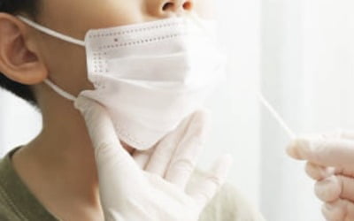 복지부, 코로나19 재확산 대응 점검회의…"해외유입 차단 총력"