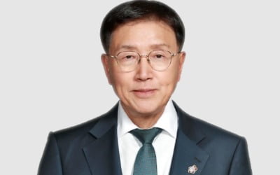 조영곤 전 서울지검장, 'SKT 해킹' 소송 총괄 지휘
