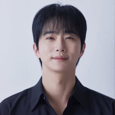 토토사이트 벤틀리 '사생활 논란'에 불똥…극단 측 "캐스팅 잠정 보류"