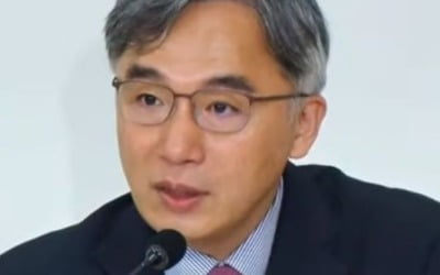 '박원순 피해자 신상 누설' 정철승 변호사 1심서 징역 1년