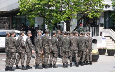 [포토] 제21대 대선 사전토토사이트 디오스하는 군 장병들