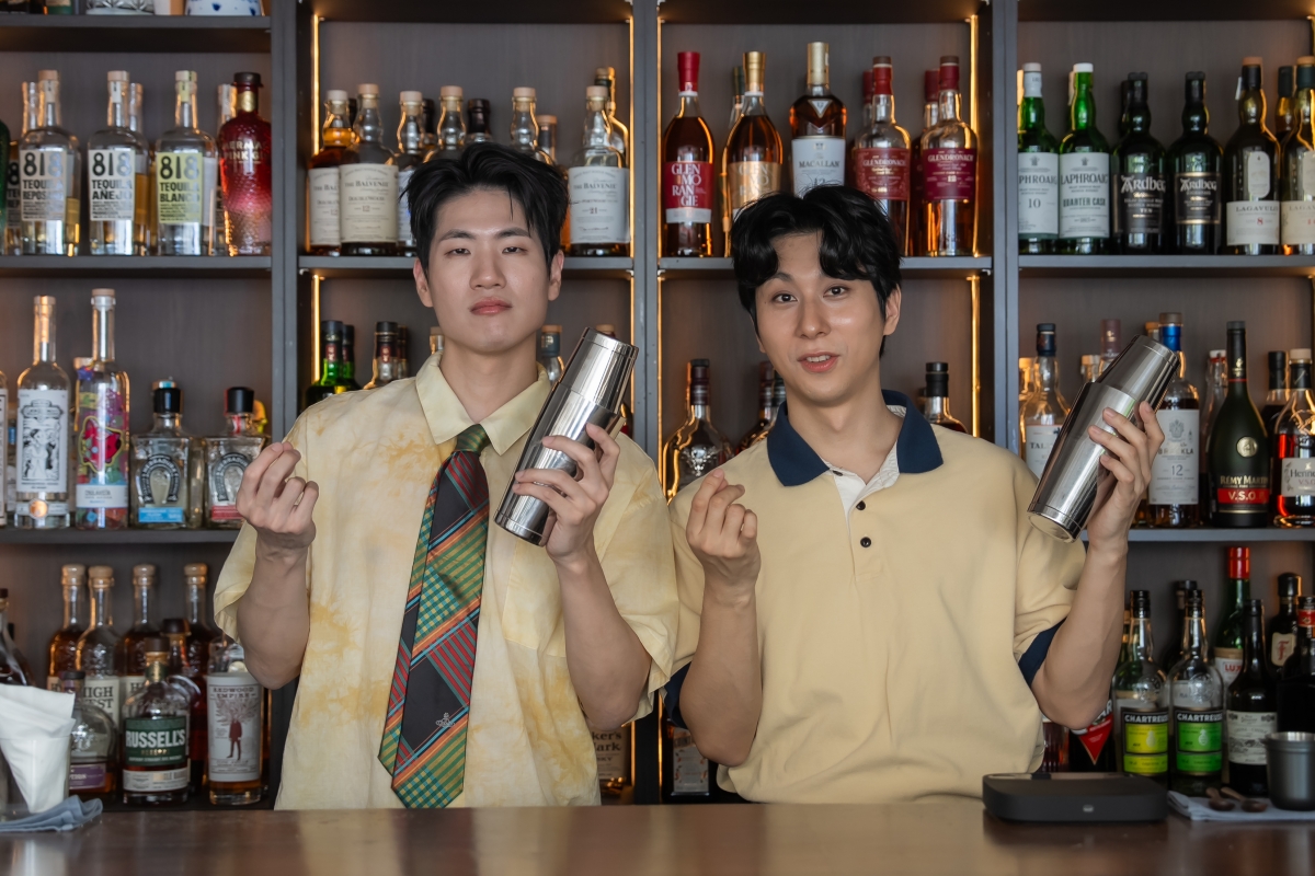 '그댄 농협은행~' 대박 낸 이짜나언짜나 "골 때린다? 그게 저희 음악" [인터뷰+]