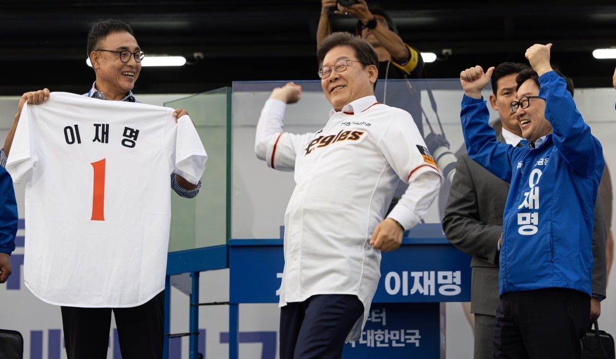 이재명, 장남 댓글 논란 두고 "사소한 옛날 얘기"