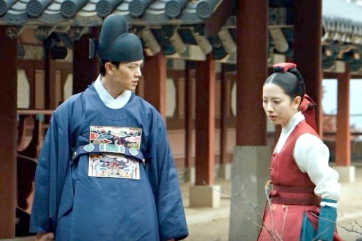 카지노 토토을 주인공으로 한 드라마 '귀궁'의 한 장면. 사진=SBS