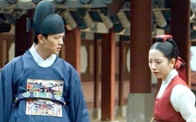 "'굿' 한 번 하면 버는 돈이…" 어느 20대 무속인의 고백