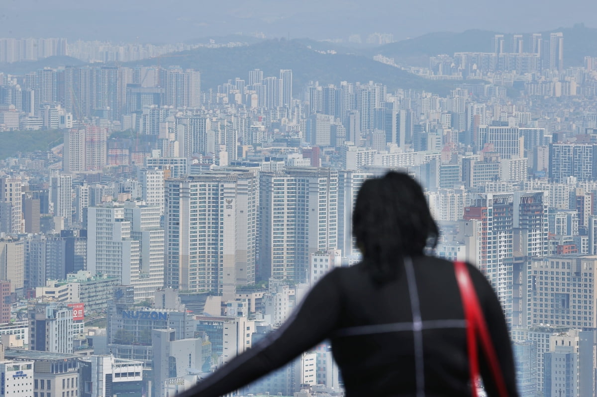 서울 남산에서 바라본 시내 아파트 단지 모습. 사진=연합뉴스
