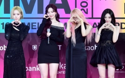 "에스엠, 中텐센트 2대주주 등극으로 한한령 완화시 기대"-하나