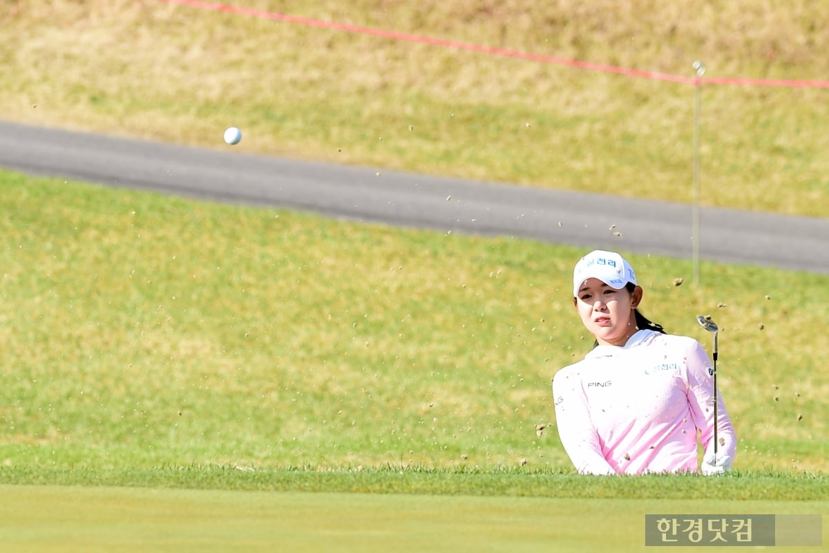 [포토] 박보겸, '벙커 탈출하고 버디를 향해~'