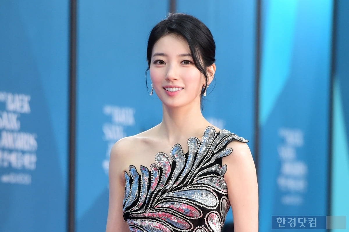 [포토] 수지, '눈부신 자태 뽐내는 백상의 여신'
