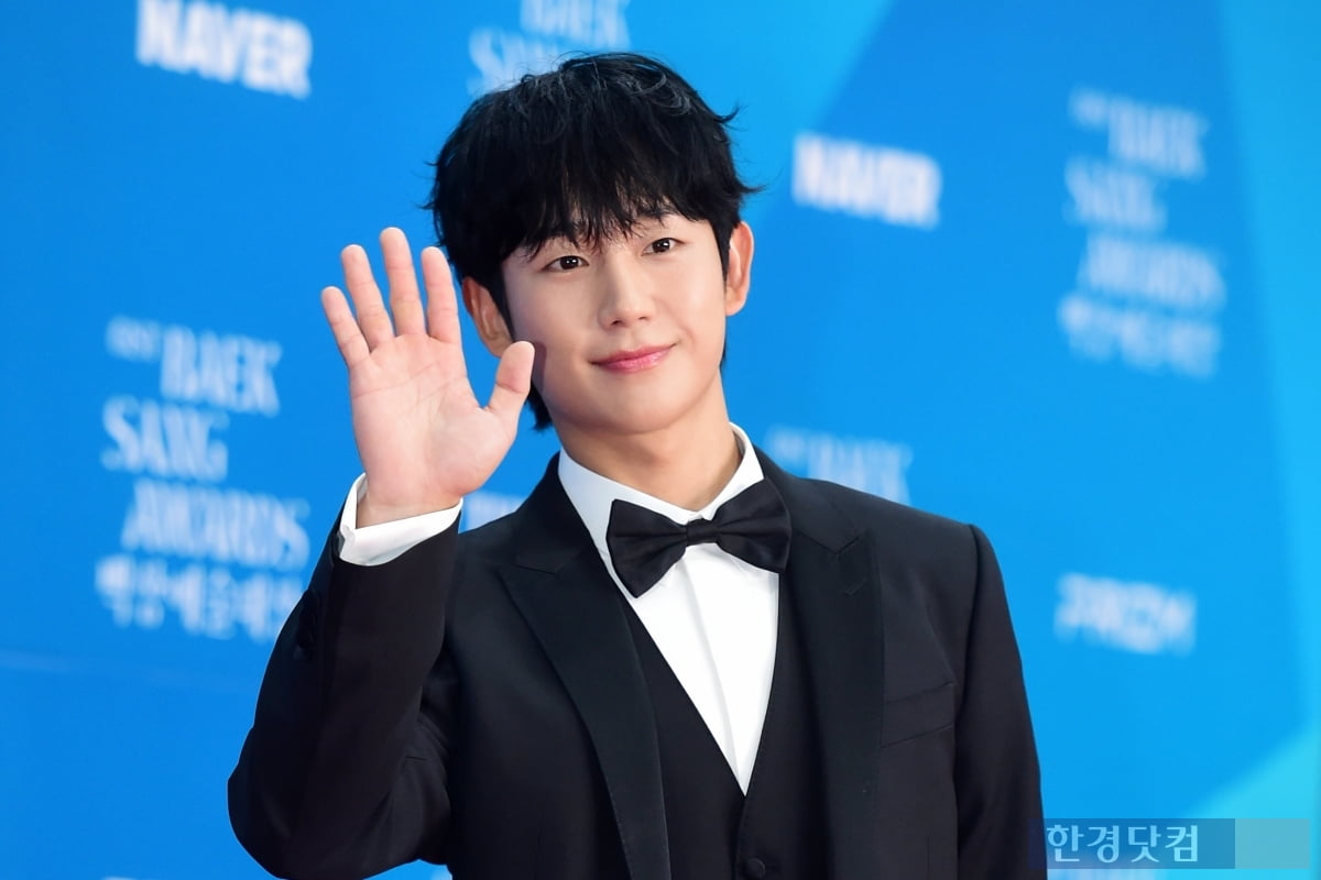 [포토] 정해인, '부드러운 모습에 팬들은 설렘'