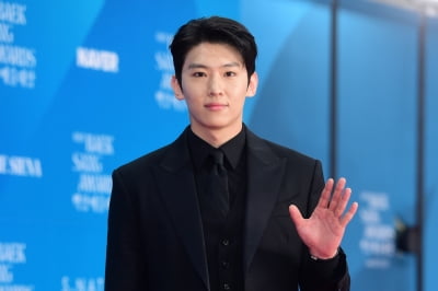 [포토] 덱스, '팬들 마음 흔드는 멋진 남자'