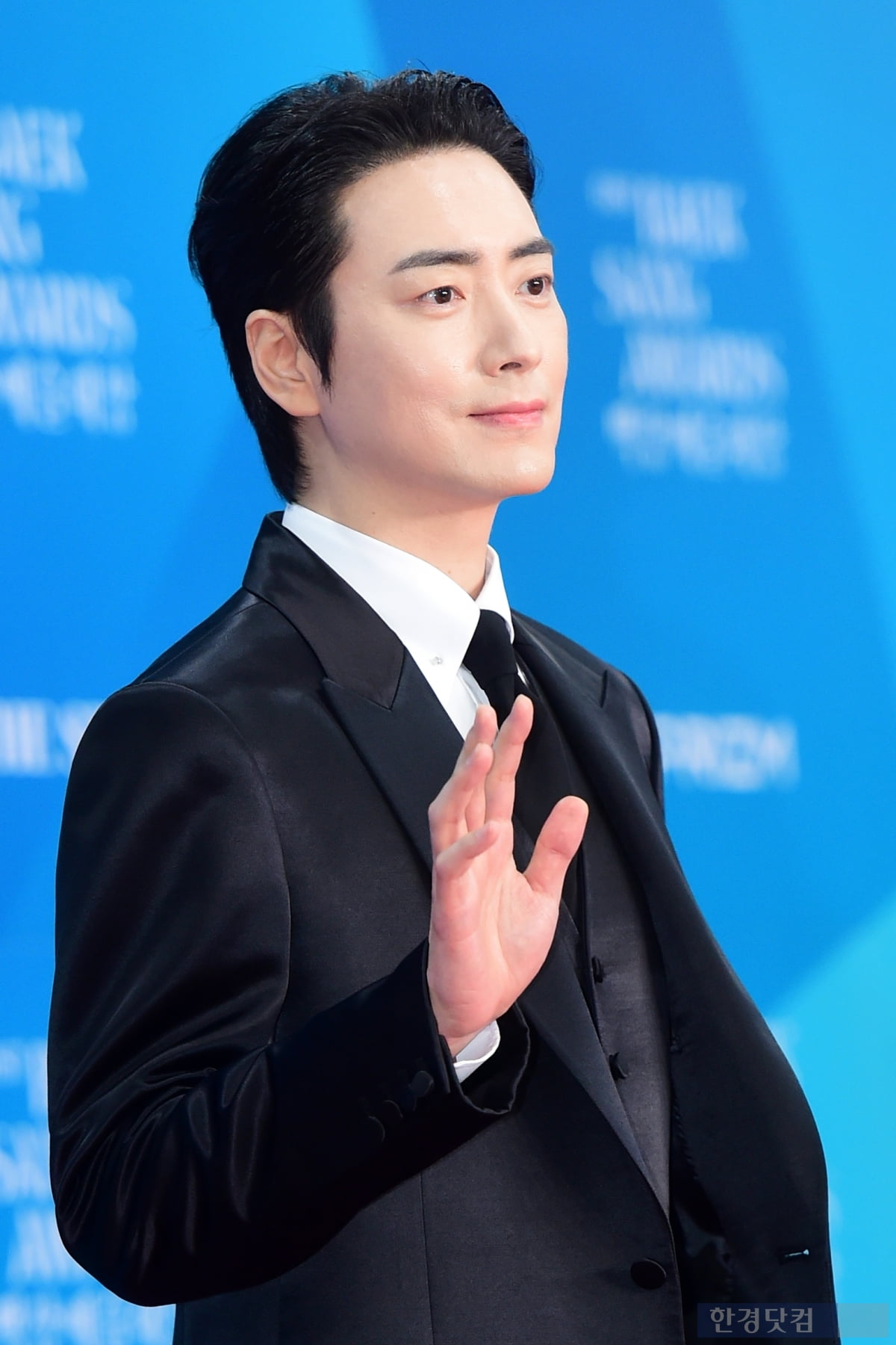 [포토] 이준혁, '멋진 모습에 팬들 심쿵'