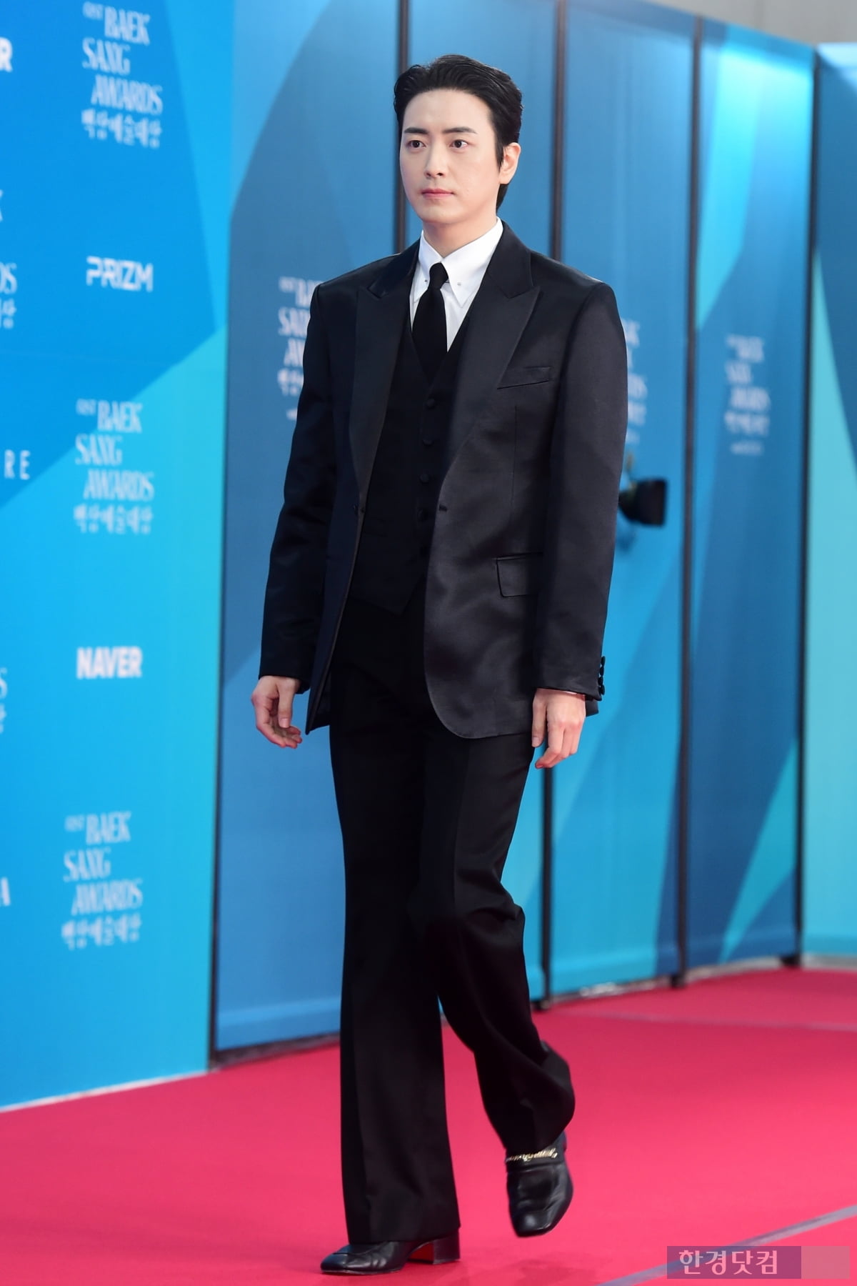 [포토] 이준혁, '멋진 모습에 팬들 심쿵'