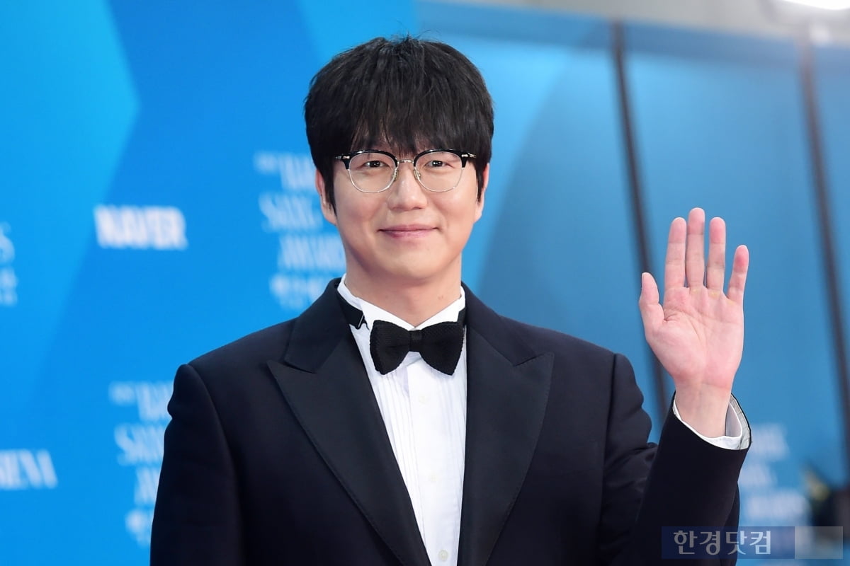 [포토] 성시경, '팬들 마음 흔드는 부드러운 눈빛'