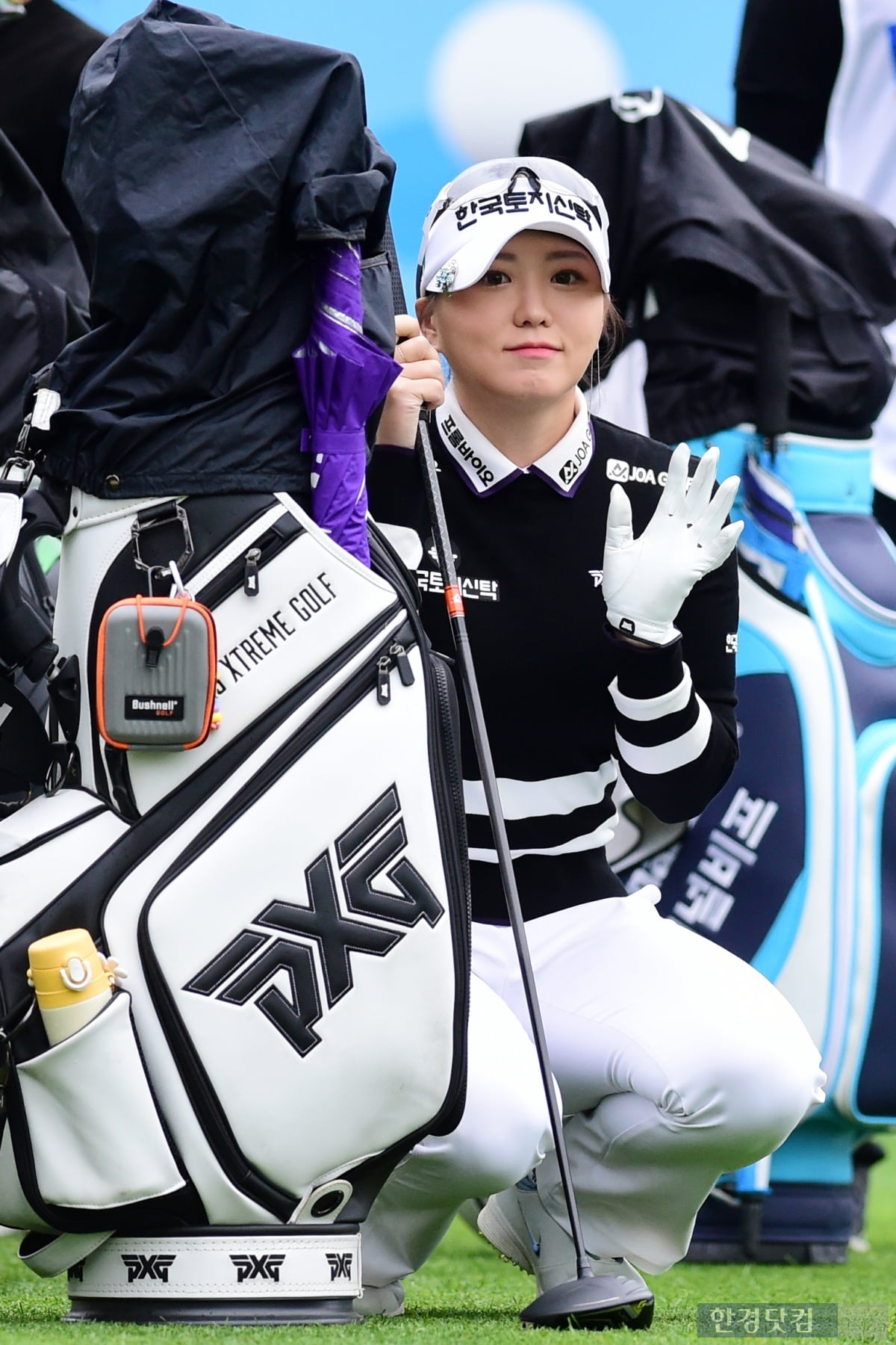 [포토] 조아연, '기분 좋은 미소지으며 출발~'