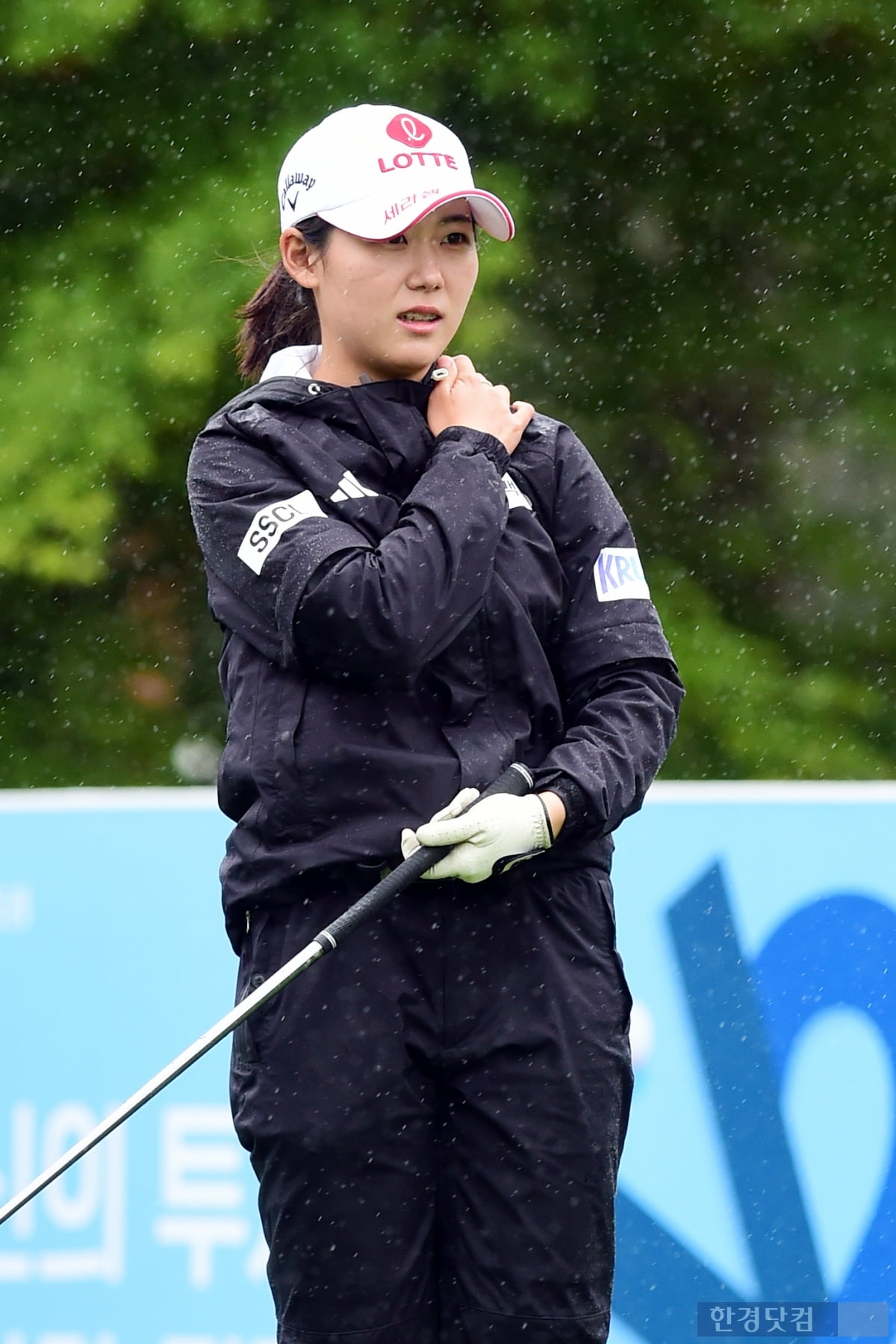 [포토] 황유민, '어깨가 불편해'