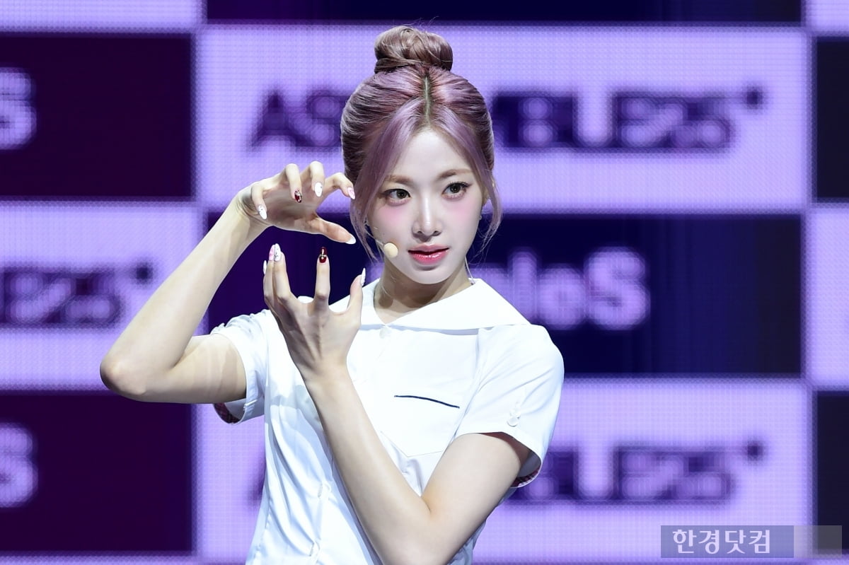 [포토] 트리플에스 니엔, '예쁘게 웃는 모습에 빠져들겠네~'