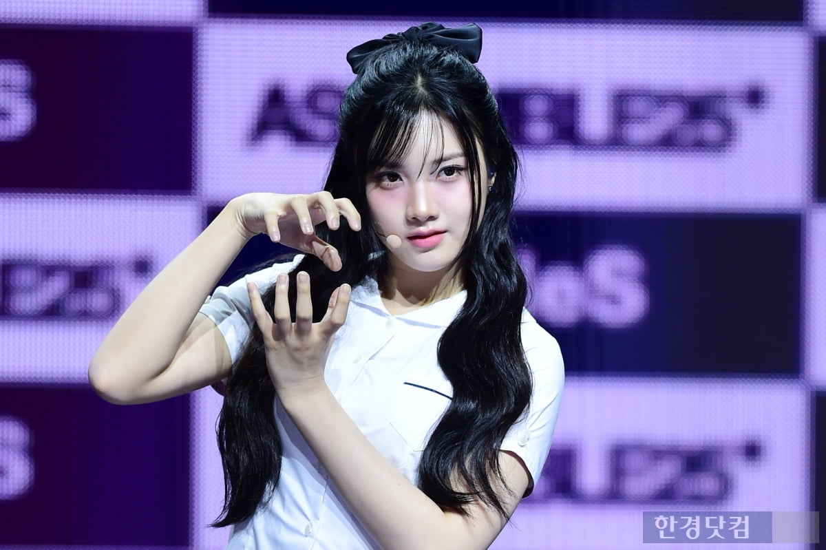 [포토] 트리플에스 설린, '커다란 리본 달고 깜찍하게~'
