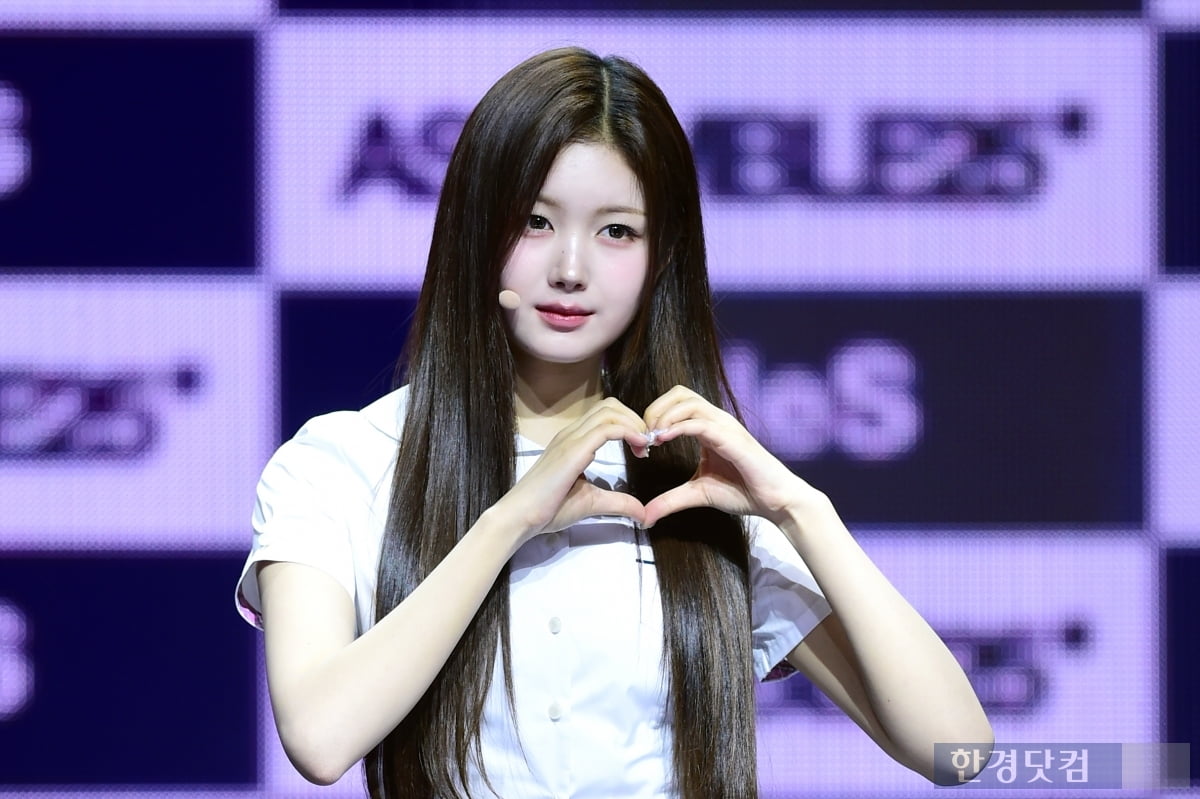[포토] 트리플에스 주빈, '뽀얀 우윳빛 피부 뽐내며~'