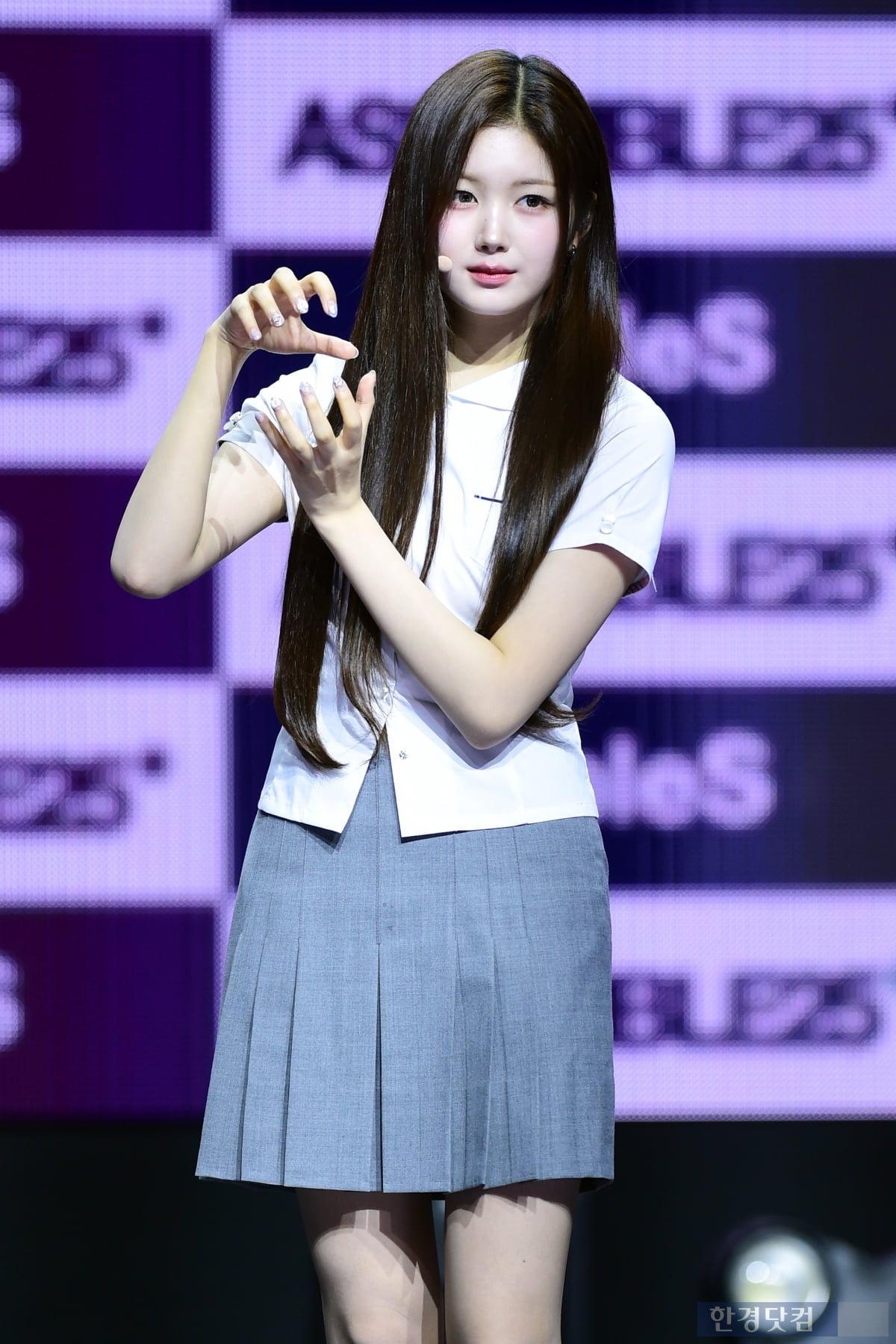 [포토] 트리플에스 주빈, '뽀얀 우윳빛 피부 뽐내며~'