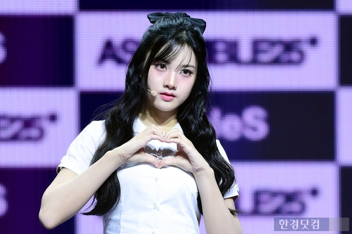 [포토] 트리플에스 설린, '커다란 리본 달고 깜찍하게~'