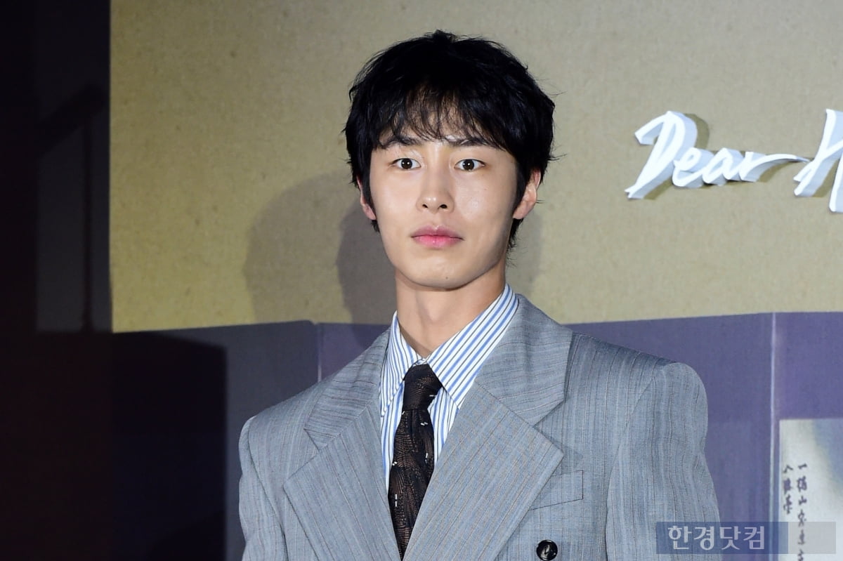 [포토] 이재욱, '팬들 마음 흔드는 멋진 모습'