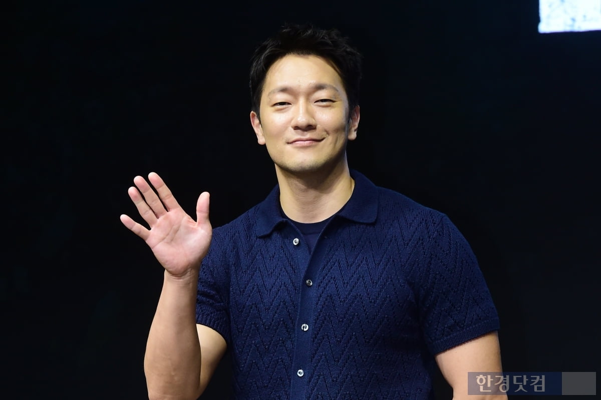 [포토] 손석구, '뭇 여성들 설레게 하는 멋진 미소'