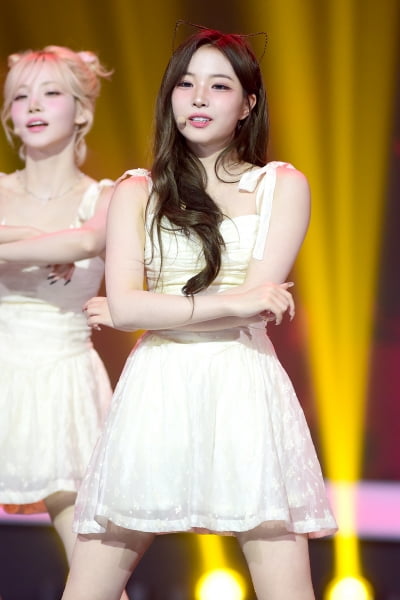 [포토] 트리플에스 정하연, '고양이귀로 깜찍하게~'