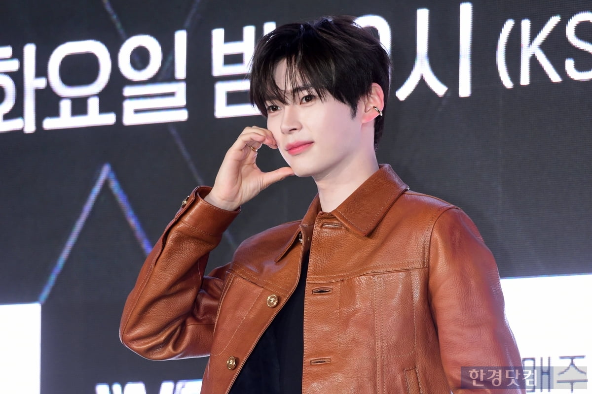 [포토] 성한빈, '팬들 심쿵하게 만드는 멋진 모습~'