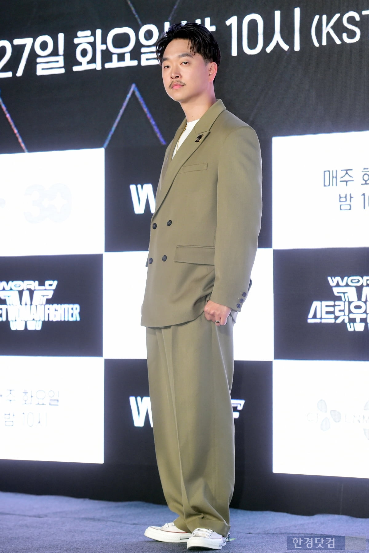 [포토] 마이크 송, '멋진 모습에 시선강탈'