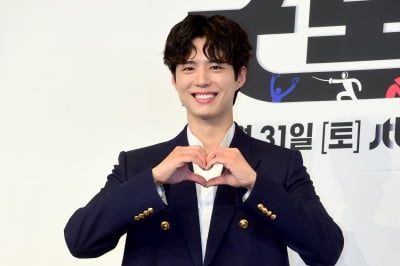 [hulk 토토사이트] 박보검, '뭇 여성팬 설레게 하는 멋짐'
