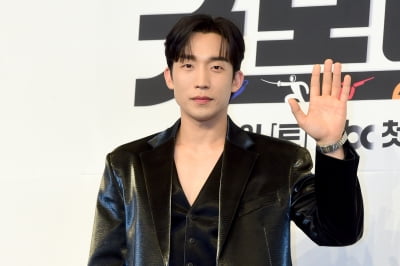 [hulk 토토사이트] 이상이, '올블랙으로 멋지게 입고'