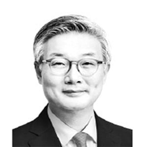 자유민주주의 근간 흔들 사법의 정치화
