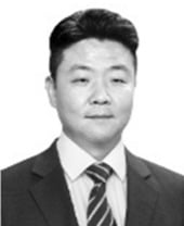 [차장 칼럼] 론 뮤익 전시에 日관광객 몰린 이유