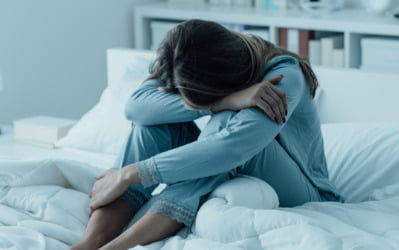 '햇볕 극혐' 中 여성, 자면서 몸 뒤척이다 '골절'…무슨 일?