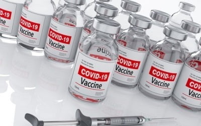 美 FDA, 모더나 신규 코로나 백신 승인…고령자·기저질환자 대상