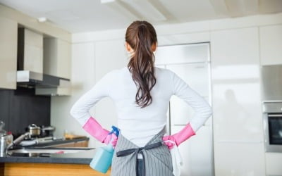 '연봉 1억' 회계사 포기하고 청소하는 여성…이유 알고보니