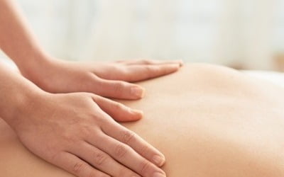 아내가 마사지 해줬을 뿐인데…불구 된 남편 "경동맥 끊어져"