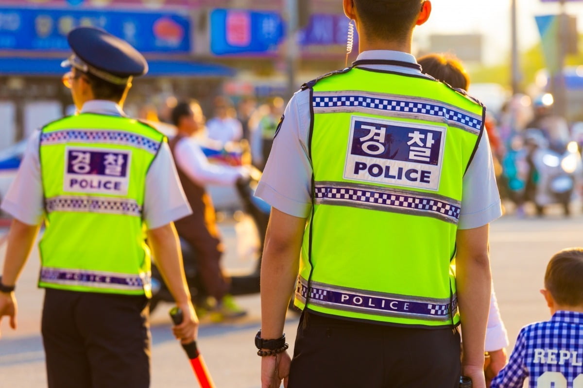 칼 찔린 건 경찰인데, 방검복 착용 안 해 감찰?…"조사 없었다"