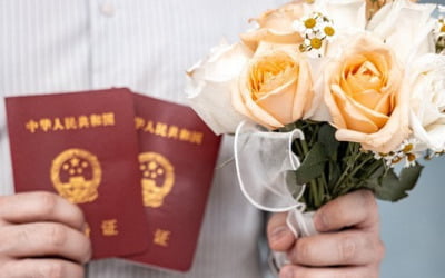 일주일 사이 2명과 결혼…中 양다리 공무원 발각에 '해고'