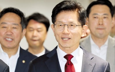 김문수 '스윙보터' 충청행, 한동훈 '텃밭' TK 찾아…막판 표심 잡기