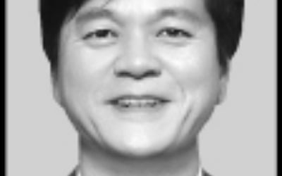 "소크라테스 '악법도 법' 말 안해"…강정인 서강대 명예교수 별세