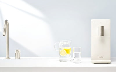 교원 웰스, 정수기는 더 작게…물 맛은 더 부드럽게
