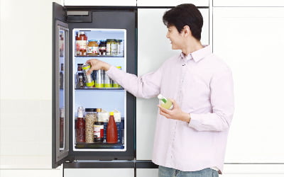 삼성전자, 우리집 주방에 꼭 맞는 키친핏 냉장고…편리한 푸드 쇼케이스 도어까지 장착