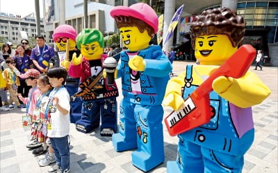 “신나는 레고 세상으로”