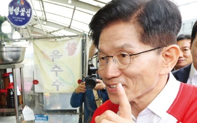 '소상공인 빚 부담' 덜겠다는 李·金 … 구조개혁은 외면