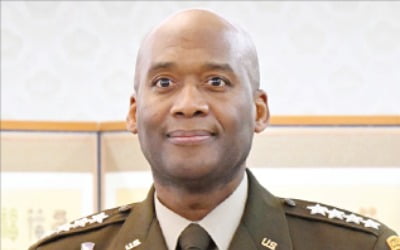 "韓은 中·日 사이 항공모함…주한미군, 동북아에서 역할할 것"