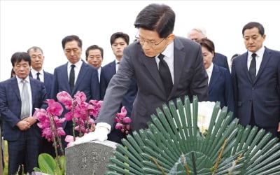 나흘간 호남에 공들인 이재명…김문수는 '민주화 운동 이력' 부각